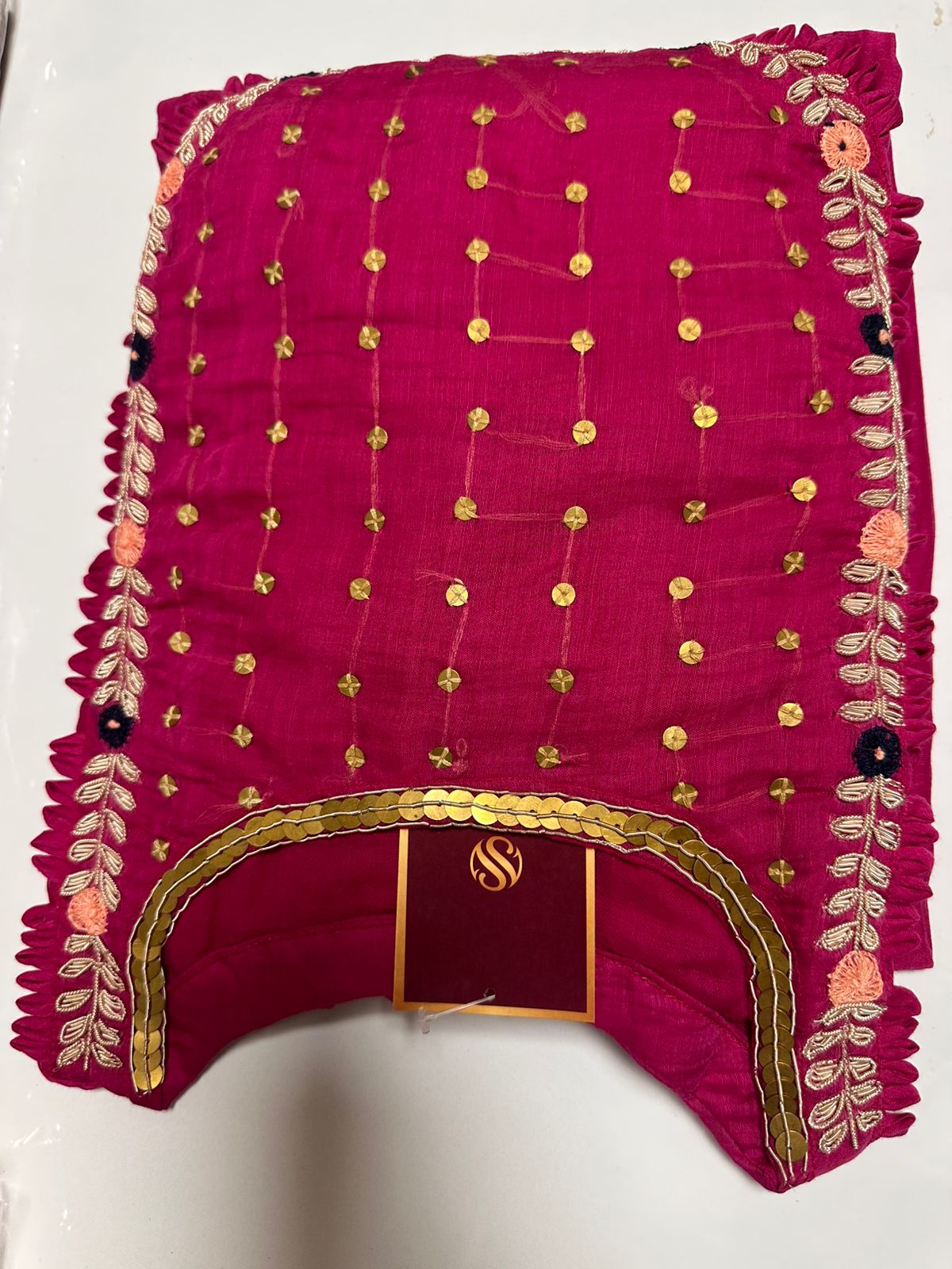 Gulabi charm suit