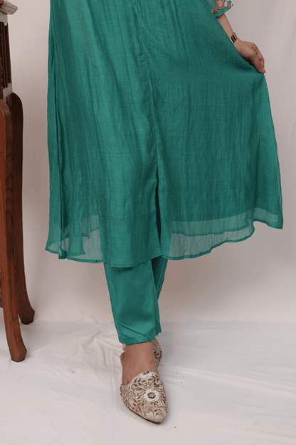 French knot multicolour embroidered mulchanderi Co-ord set