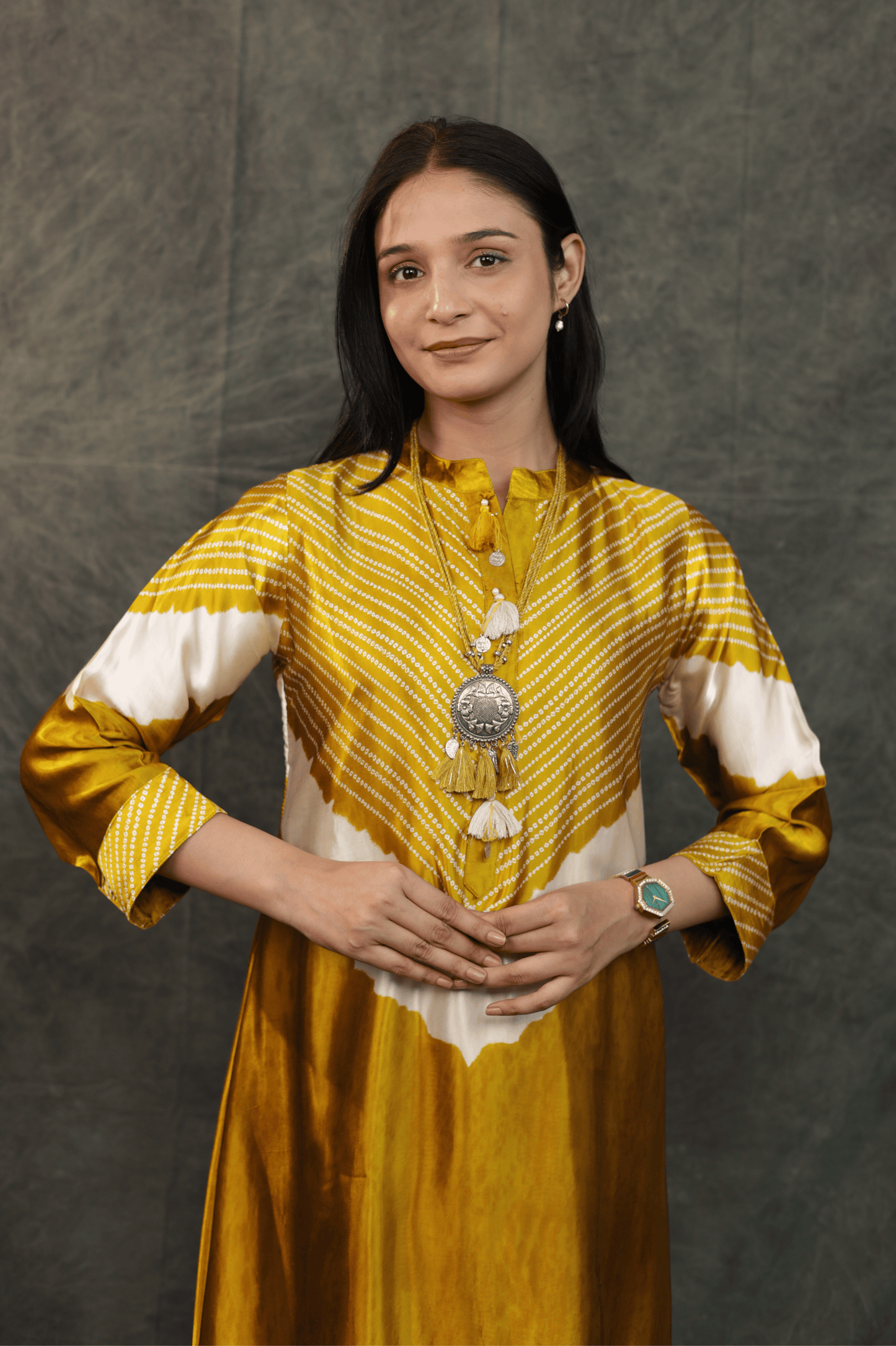 Gajji silk bandhni style designer Co-ord set (with neck accessories).