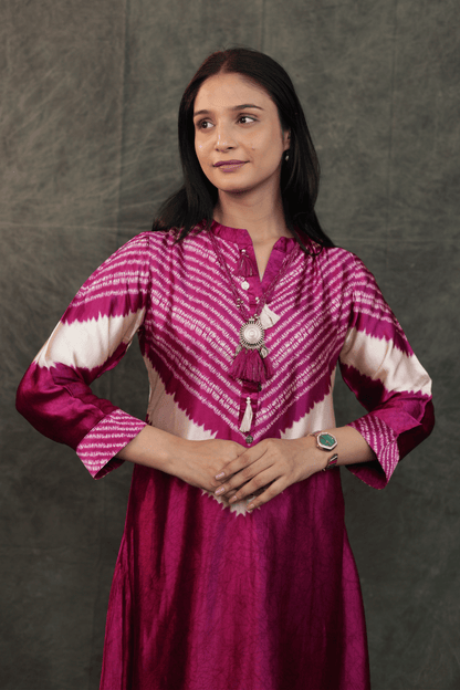 Gajji silk bandhni style designer Co-ord set (with neck accessories).