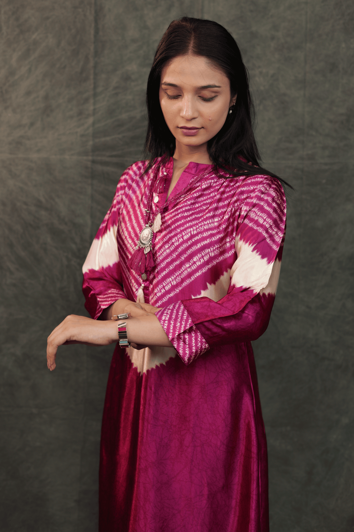 Gajji silk bandhni style designer Co-ord set (with neck accessories).