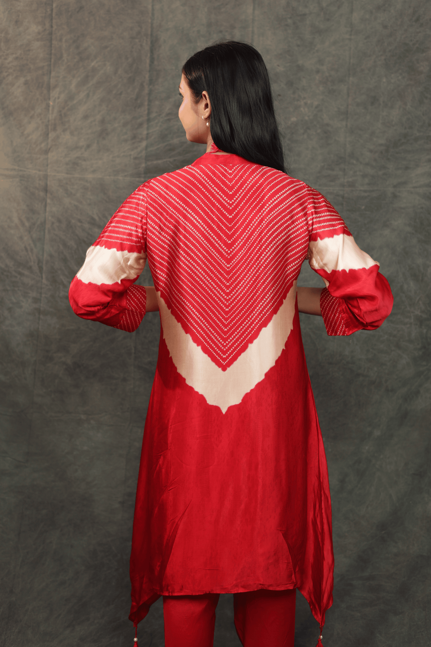 Gajji silk bandhni style designer Co-ord set (with neck accessories).