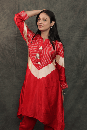 Gajji silk bandhni style designer Co-ord set (with neck accessories).