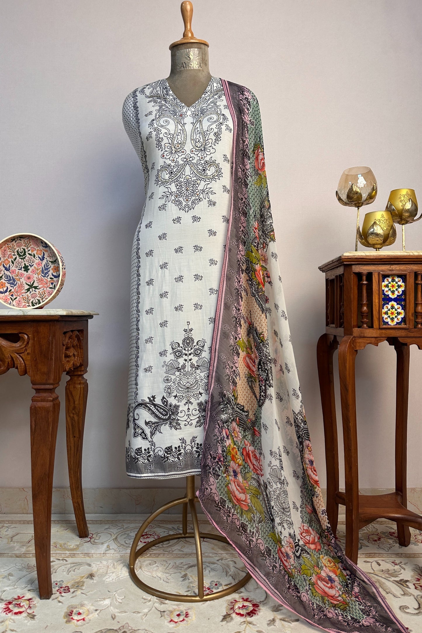 Off-White Chinon Silk Digital Printed Unstitched Suit Set