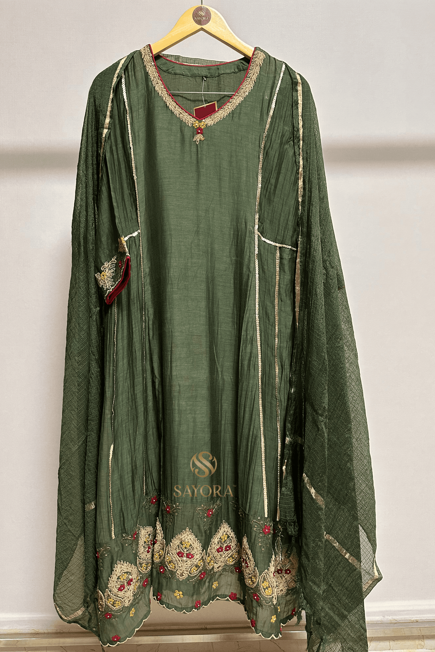 Heena Hues Suit